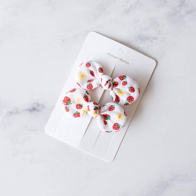 Tiepology | Strawberry Round Bow Hair Pin | Ivory