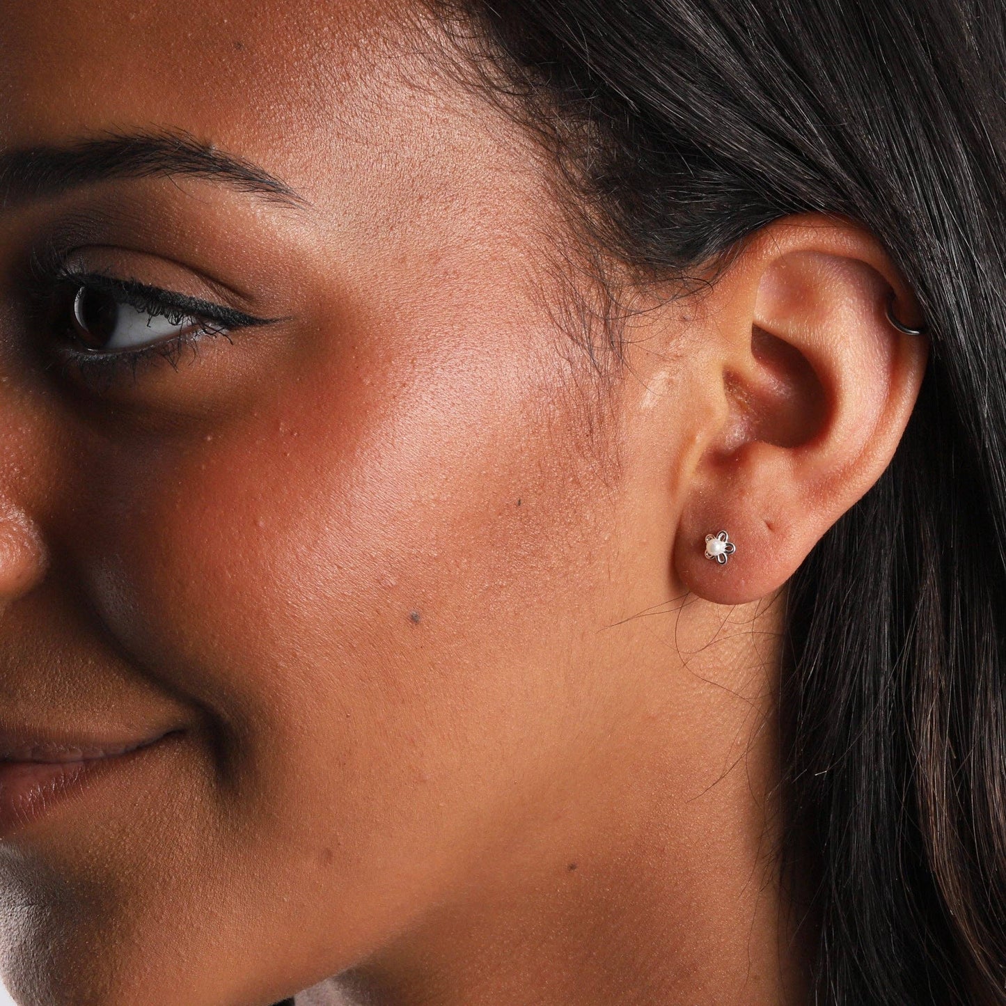 Attic Creations | Best Wishes | Pearl and Flower Stud Earrings Silver