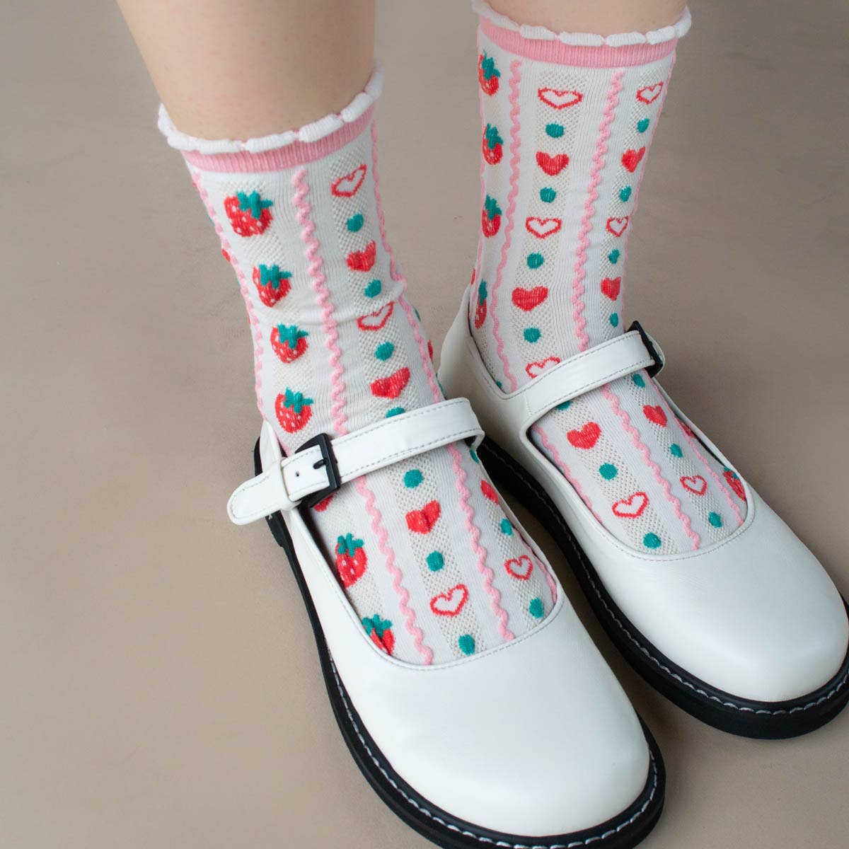 Tiepology | Retro Strawberry Casual Socks | Blue/Strawberry