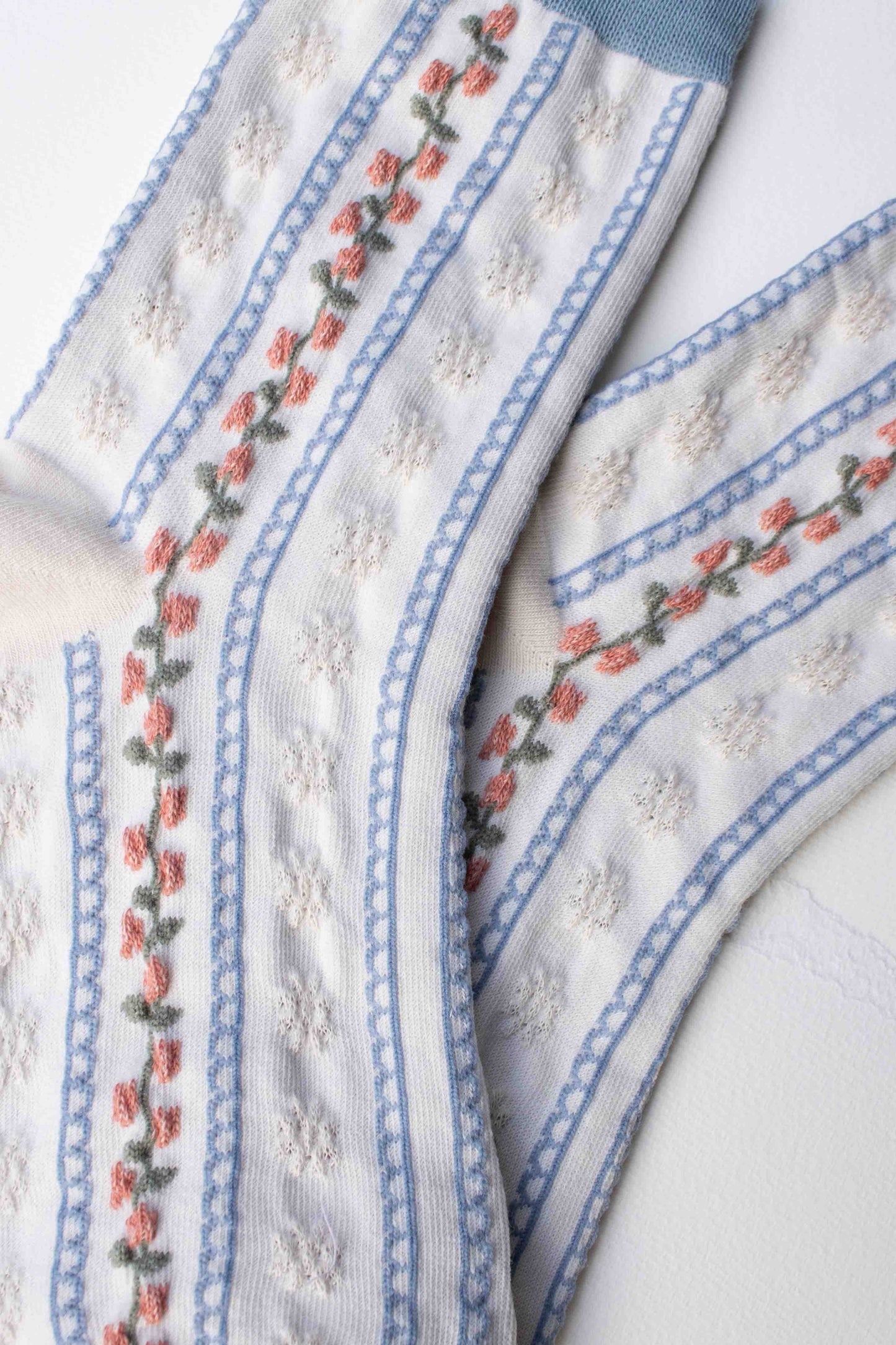 Tiepology | Vintage Stripe Floral Cotton Blend Socks | Ivory/Blue