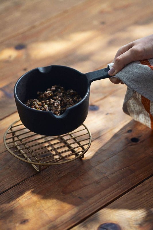 Fog Linen Work | Brass Wire Stand Round