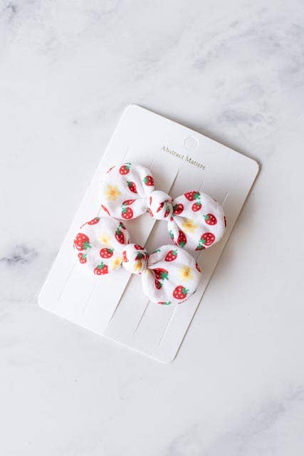 Tiepology | Strawberry Round Bow Hair Pin | Ivory