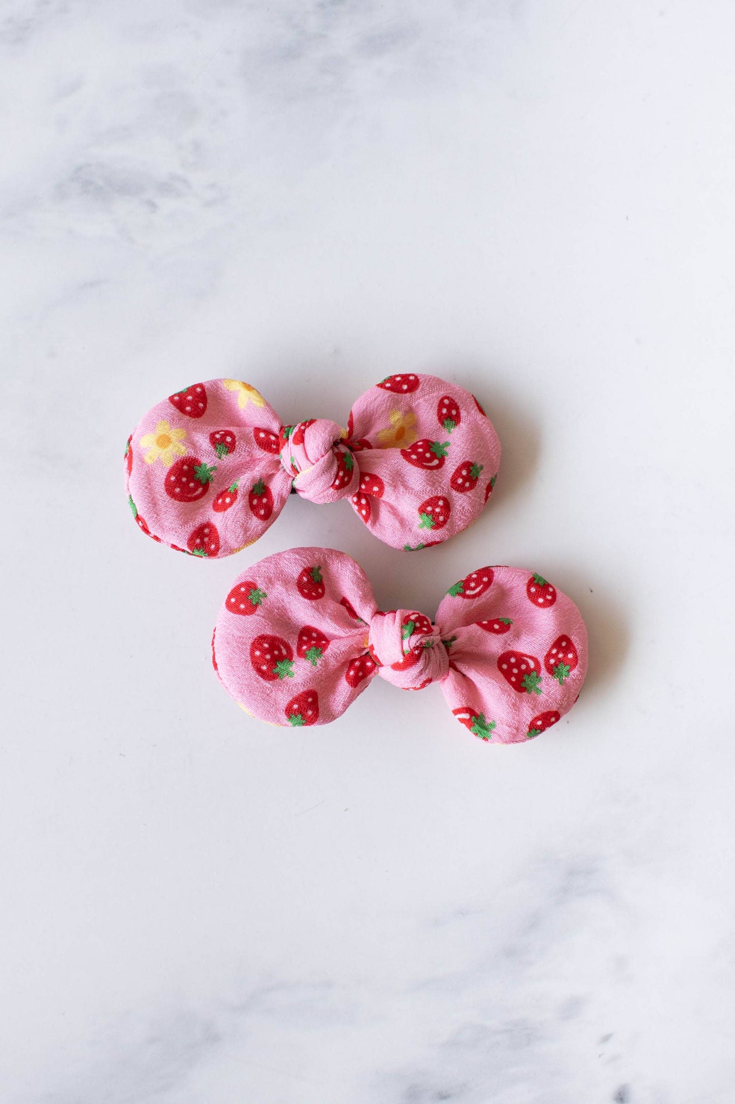 Tiepology | Strawberry Round Bow Hair Pin: Pink