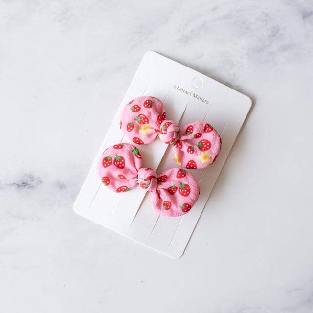Tiepology | Strawberry Round Bow Hair Pin | Ivory