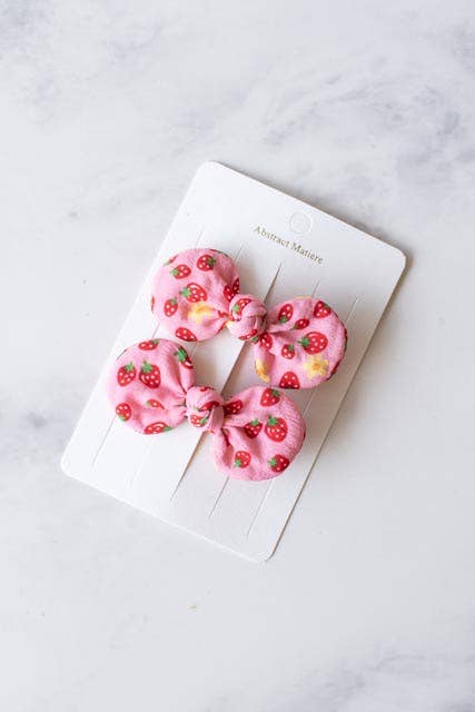 Tiepology | Strawberry Round Bow Hair Pin | Ivory