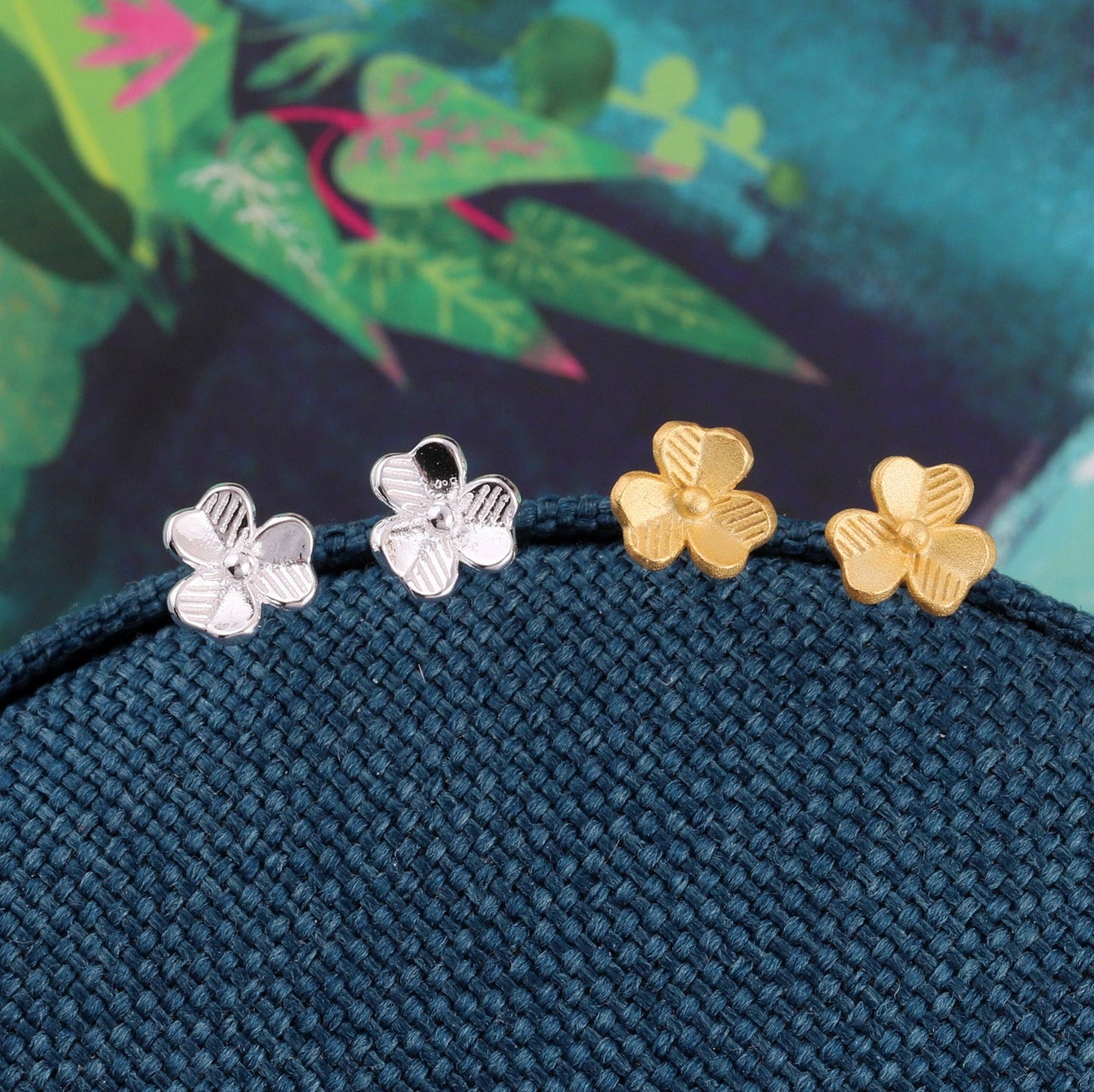 Attic Creations | Wonderful Life | Three Leaf Clover Stud Earrings Gold