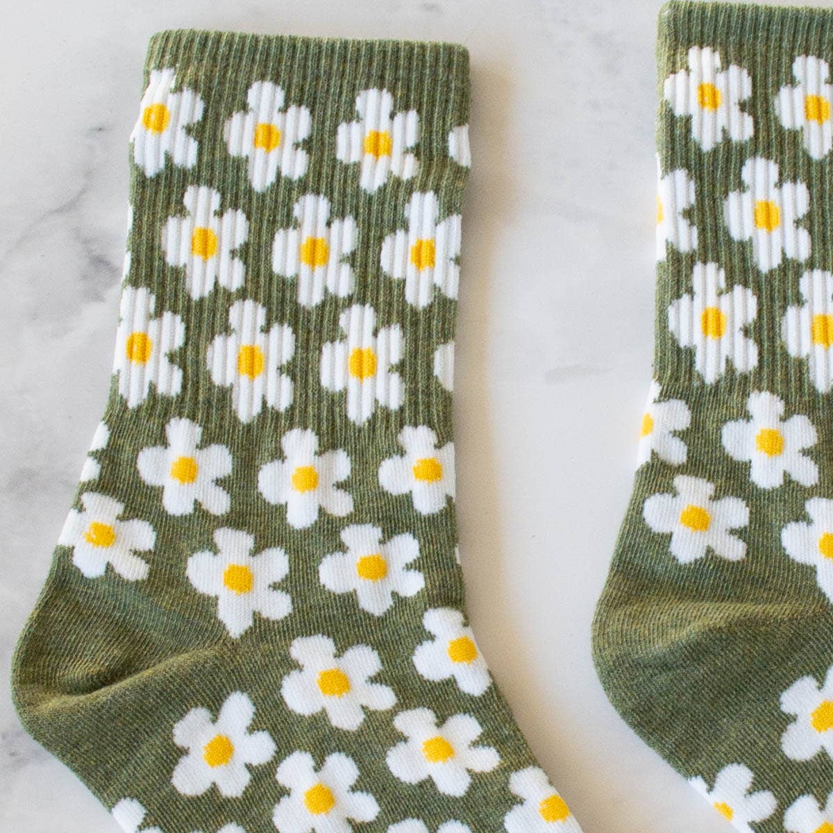 Tiepology | Full of Daisy Casual Socks | Olive