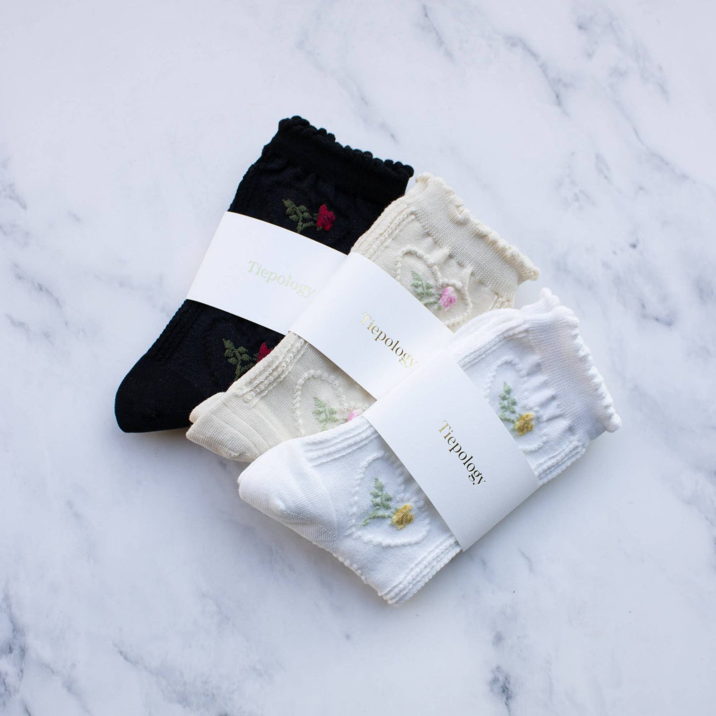 Tiepology | Women's Vintage Rose & Heart Casual Socks | Black