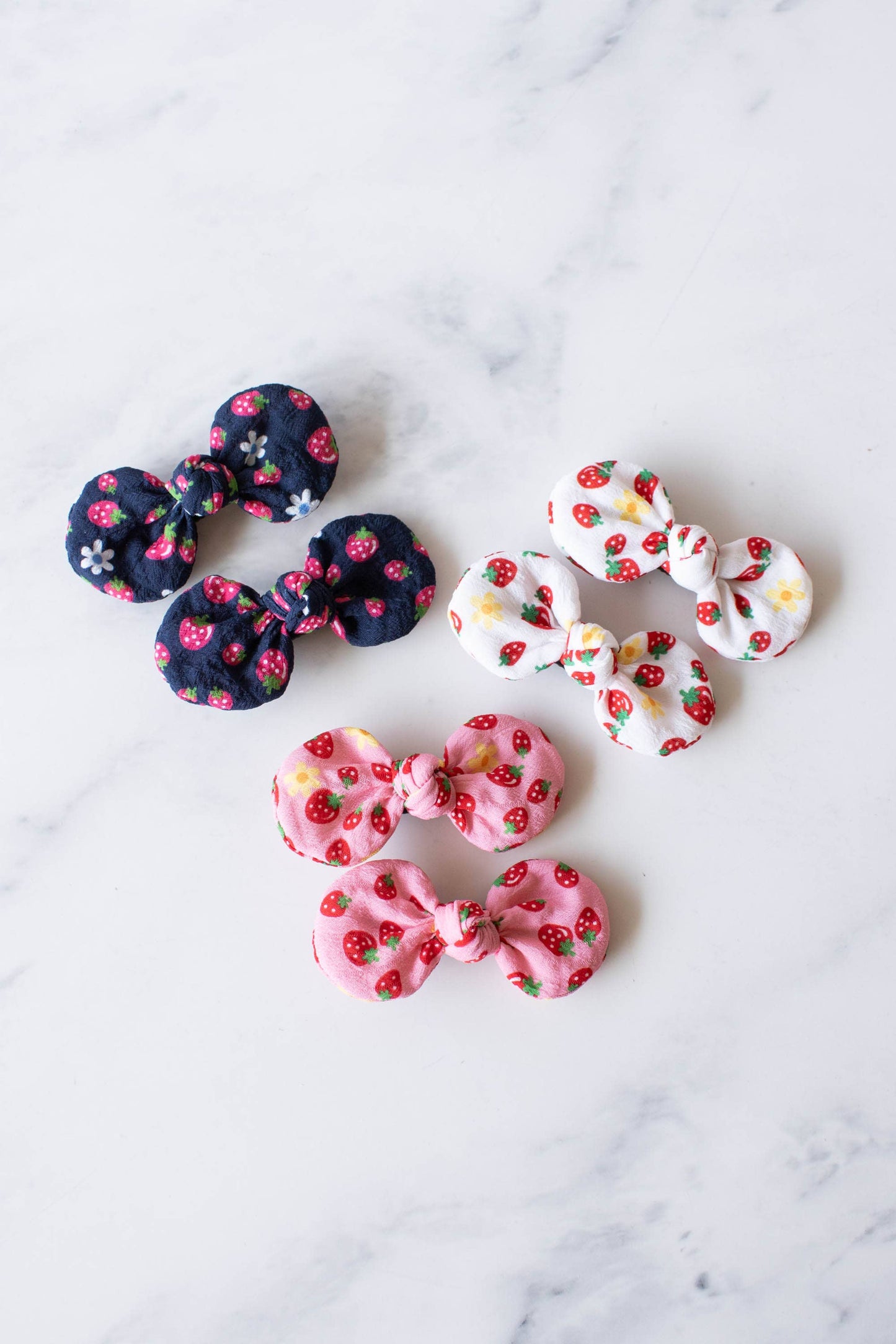 Tiepology | Strawberry Round Bow Hair Pin | Ivory