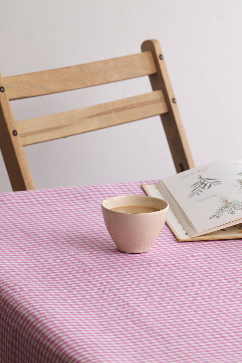 Fog Linen Work | Linen Table Cloth Robin | Large