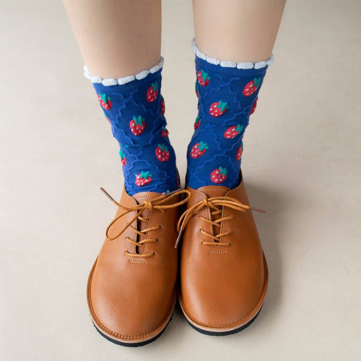 Tiepology | Retro Strawberry Casual Socks | Blue/Strawberry