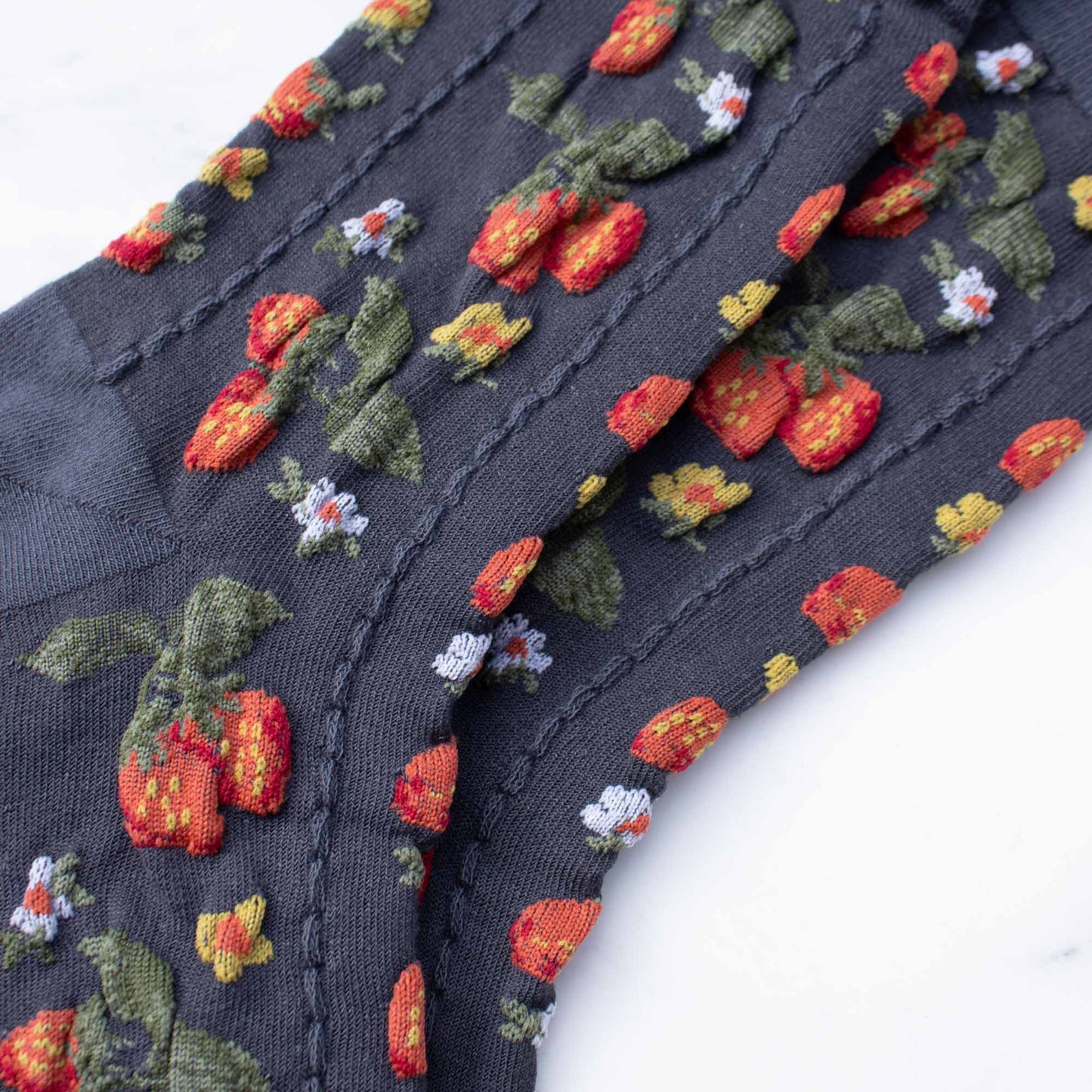 Tiepology | Strawberry Farm Casual Socks | Black