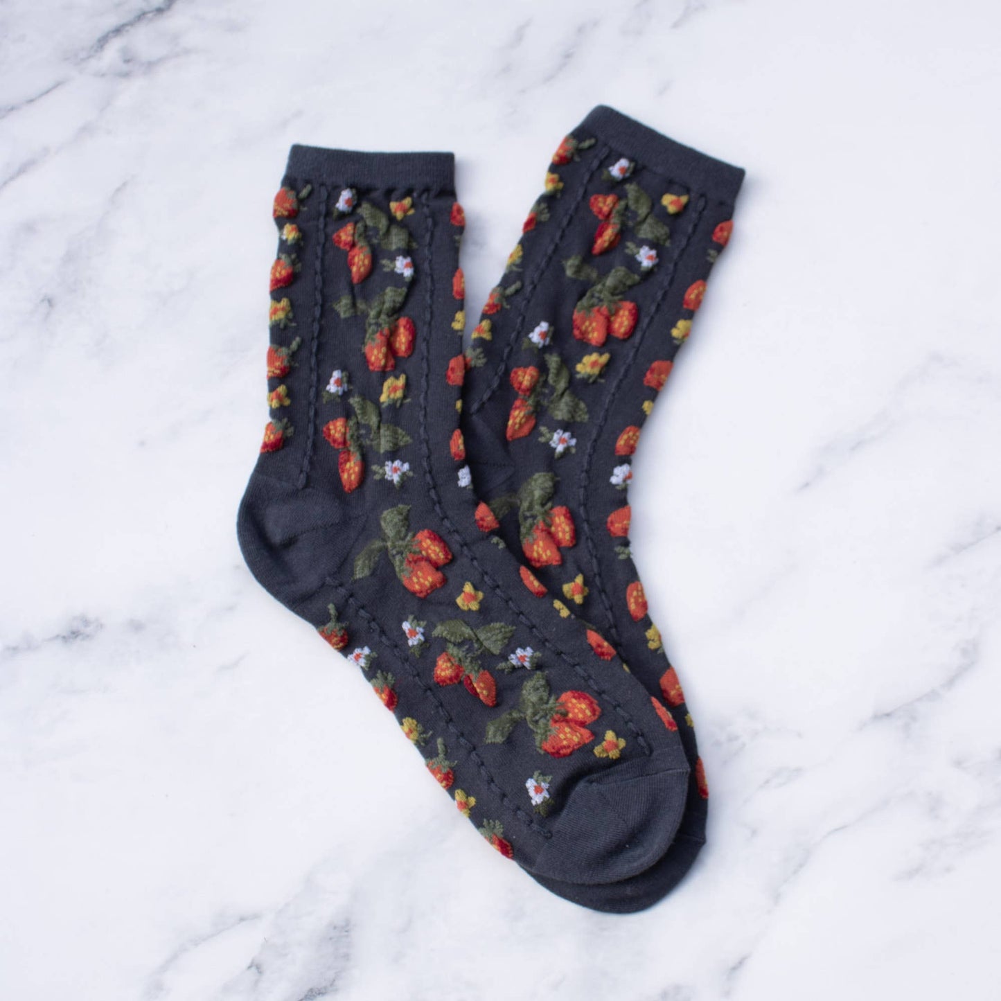 Tiepology | Strawberry Farm Casual Socks | Black