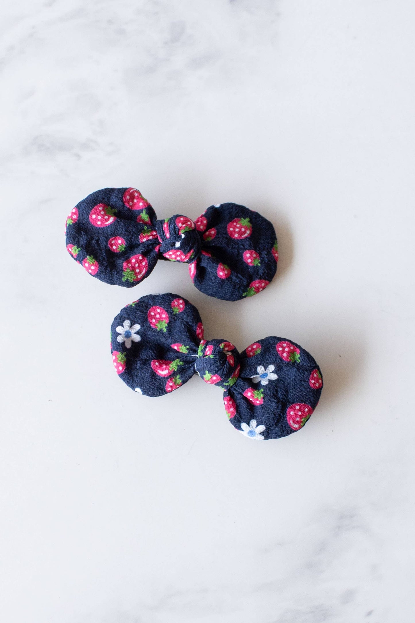 Tiepology | Strawberry Round Bow Hair Pin | Ivory