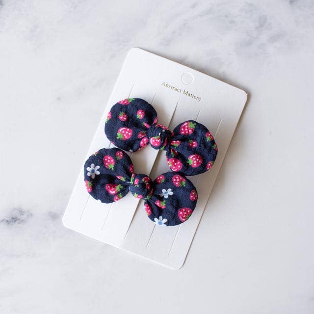 Tiepology | Strawberry Round Bow Hair Pin | Ivory