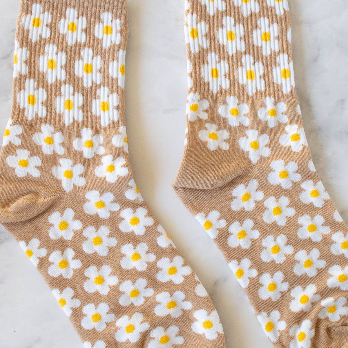 Tiepology | Full of Daisy Casual Socks | Olive
